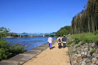 木曽川左岸遊歩道