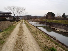 姫川沿い
