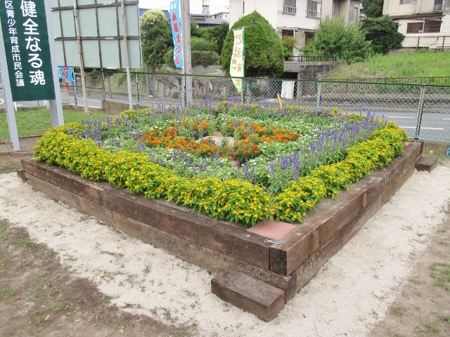 長坂自治会花壇