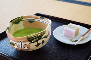 呈茶