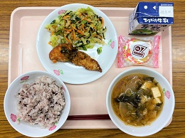 地元の食材で、市制施行40周年給食