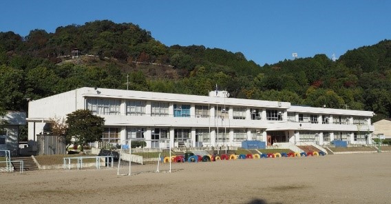 兼山小学校