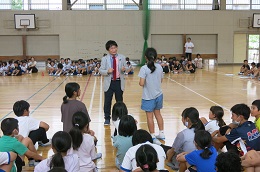 尾木ママの子育て相談会＆学校訪問