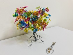 桜の木とキーホルダー
