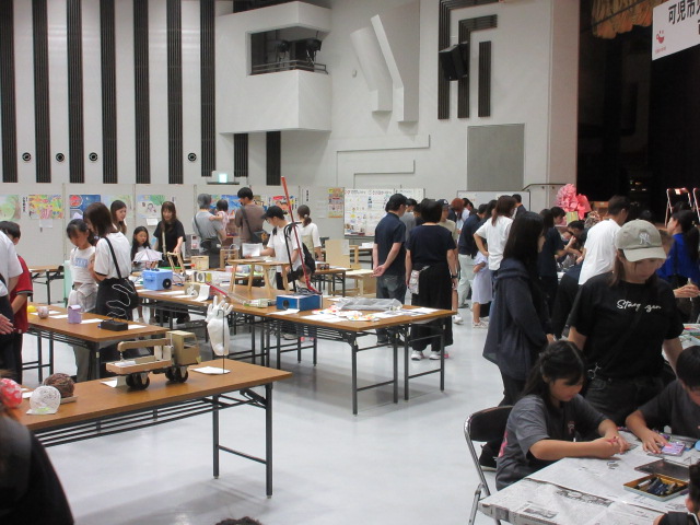 発明くふう展会場の様子