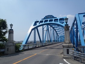 太田橋の正面風景