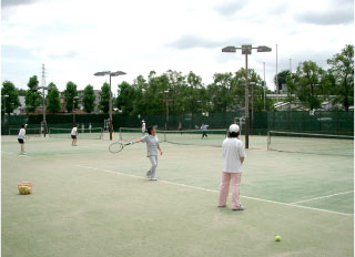 鳴子近隣公園テニスコートの写真