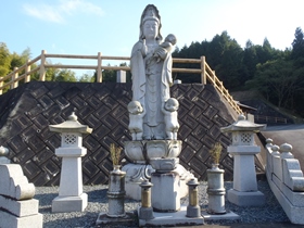 正興寺の像